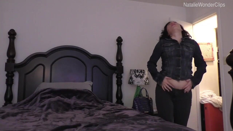 Natalie Wonder: Pantalones dividiendo vergüenza