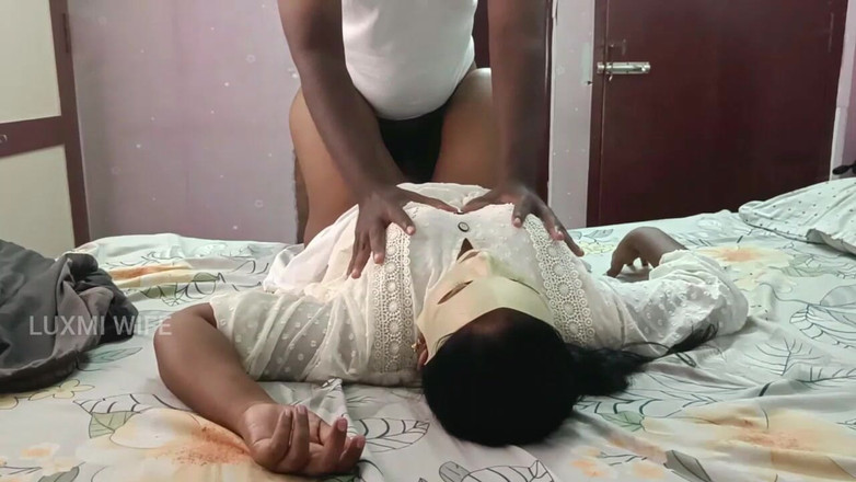 Luxmi Wife: Nevlastní bratr Svléká kalhotky manželky -4