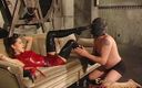 Erotic Female Domination: Impresionante morena Hussy tiene sus botas lamidas antes de azotar...