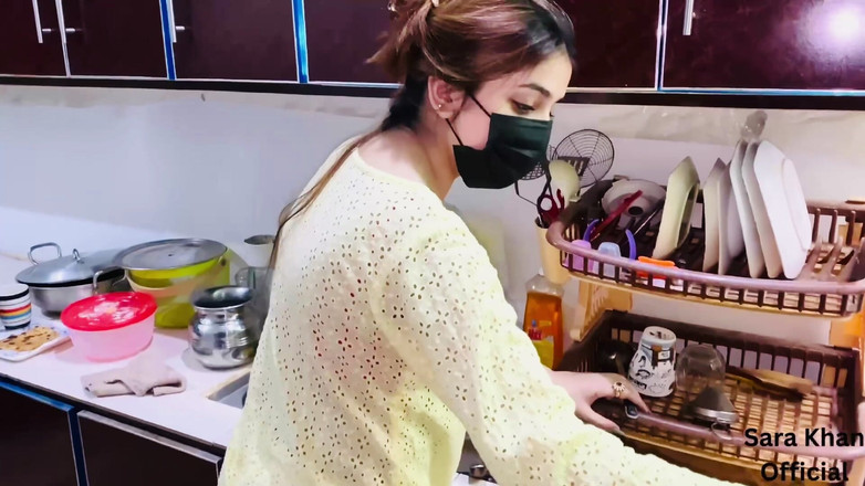 Sarakhan: 내 새엄마는 내가 지금 남자라고 말했어요