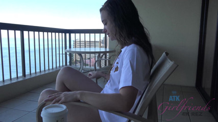 ATK Fans (Girlfriends): Vacances virtuelles à Hawaï avec Gia Paige 8/8
