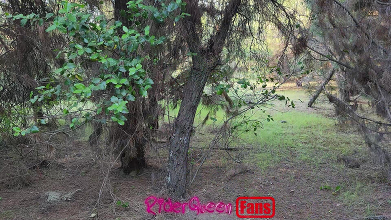 Riderqueen BBW Step Mom Latina Ebony: Riderqueen seul, dehors, vidéos de fans