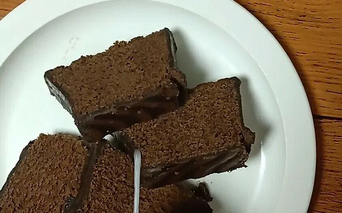 CumArt: chocolate cake with cum