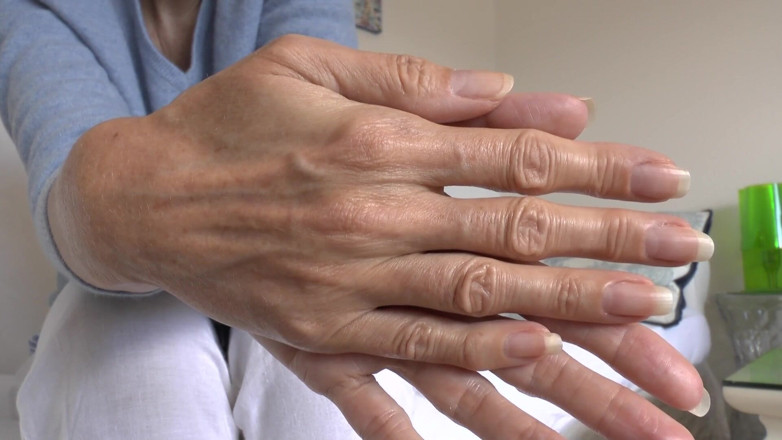 Lady Victoria Valente: Eleganti mani estive e unghie lunghe, presentati da lady victoria...