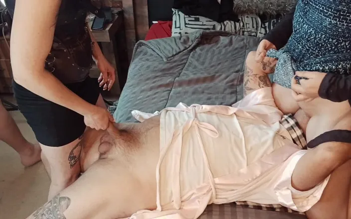 Mysticbabe8: 4some with Dubble Penetration in Hotel Room