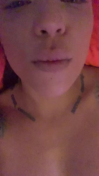 Aris Dark: Sexy close up masturbation with vibrator