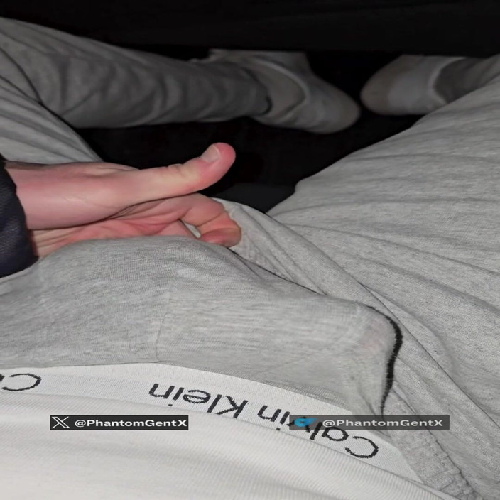 PhantomGentX: Niemiecka ojczym po treningu napalona w Grey Ck szarpie do...