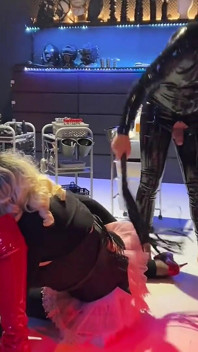 Capogiro signorina sissy in allenamento