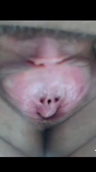 MILFs großes natursektloch und squirting