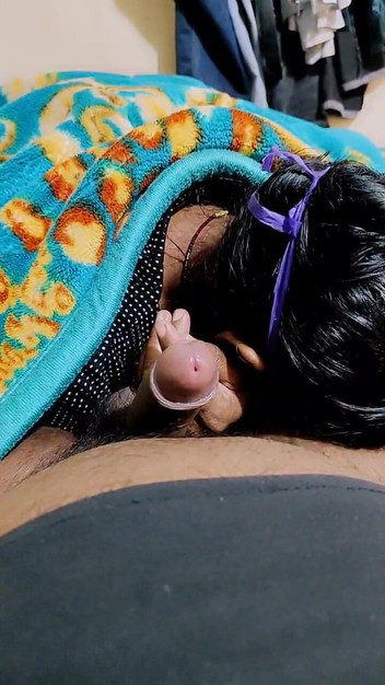 FULLMJEDETI: Bhabhi jiran menghisap batang saya