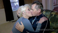 Private Society: メンバーはくだらない熟女が好きです