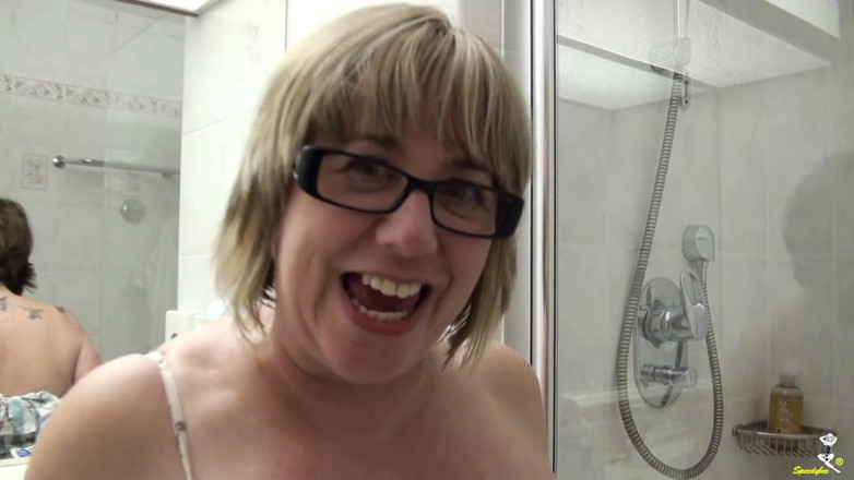 Dirty Doctors Clips: Pissing time