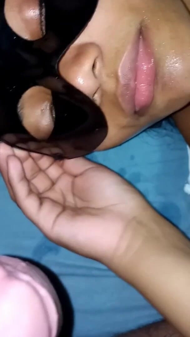 Pietro Montoya: Stiefvader leert stiefdochter voor het eerst diep in keel en...