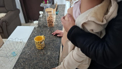 Gabi SweetCouplesStories: Nevlastní dcera je překvapena při snídani.
