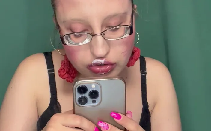 FinDom Goaldigger: Bubble Gum Bigger in Big Eyeglasses Part 1.