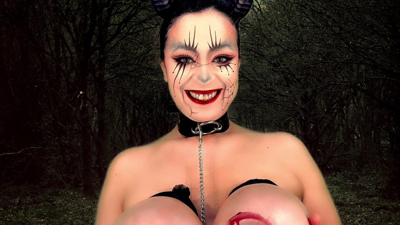VeeVee Vixen: Udderly Maleficent