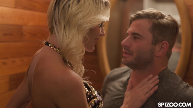 Spizoo: La superbe starlette Kenna James se fait éjaculer dessus par un...