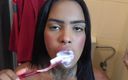 Solo Austria: Czarna dziewczyna myje zęby fetysz!
