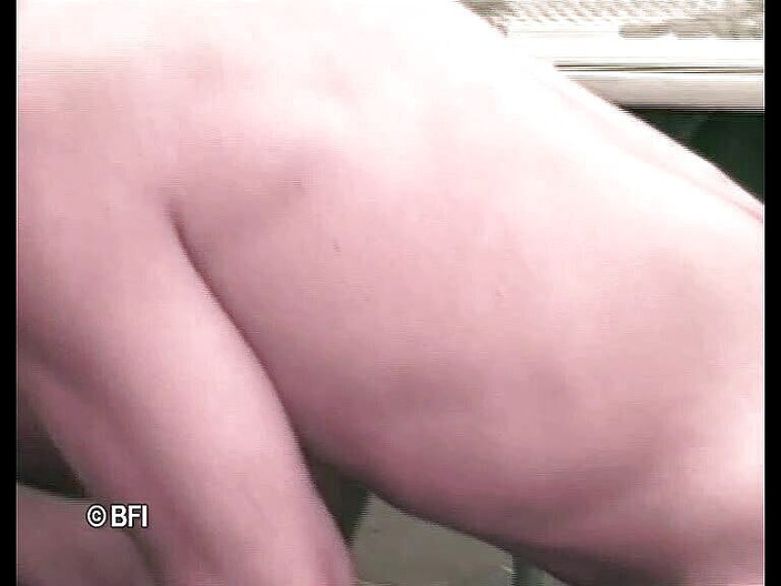 Just Boys: 歌詞の意味: それが得るように大きくなる