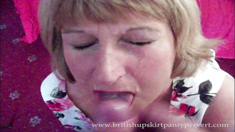 The British Short Skirt Panty Pervert: Rosemary被颜射并吞精