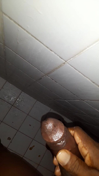 Black guy: Masturbando s11 e2