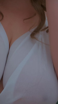 Spicy Chat Ignites's Purple Jucărie milf Frenzy în Sheer Nightie - Urmărește-mă călărind vibrator!