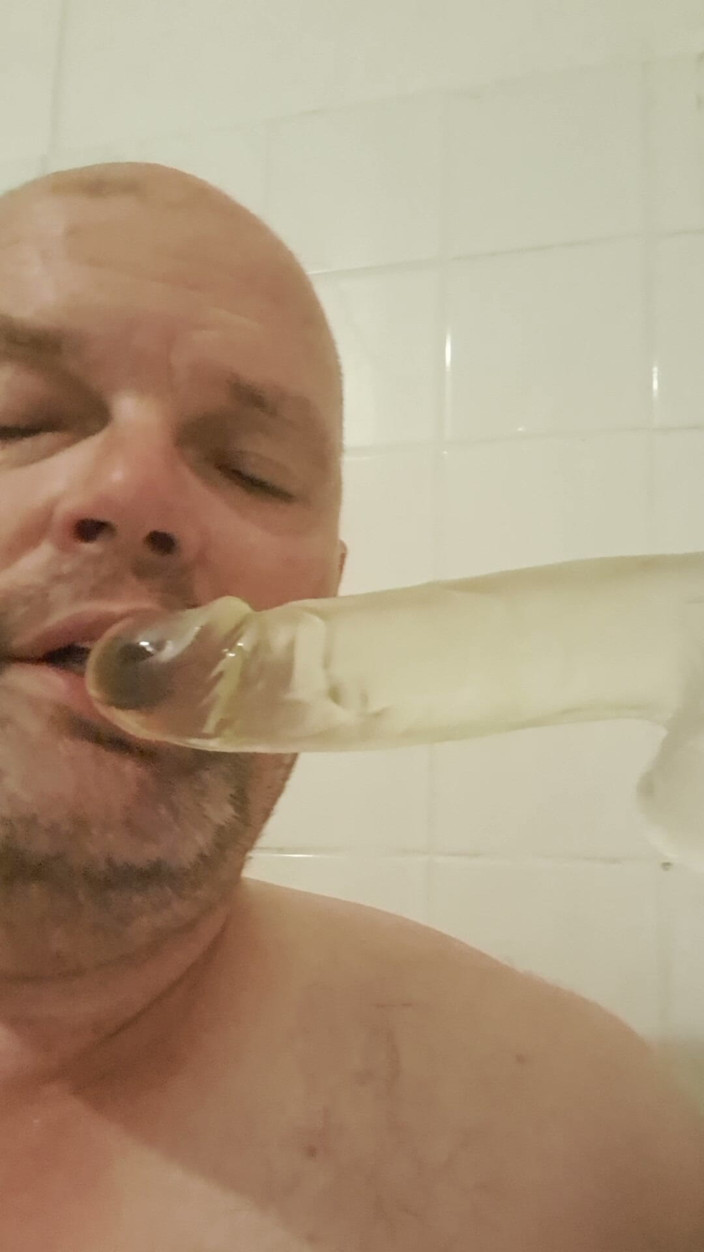 Fickspecht: The Bitch Is Back, the Whore?