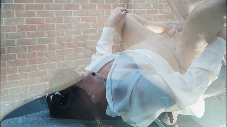 ithastopeefun: Pissen, neuken, creampie-tuin bij schemer