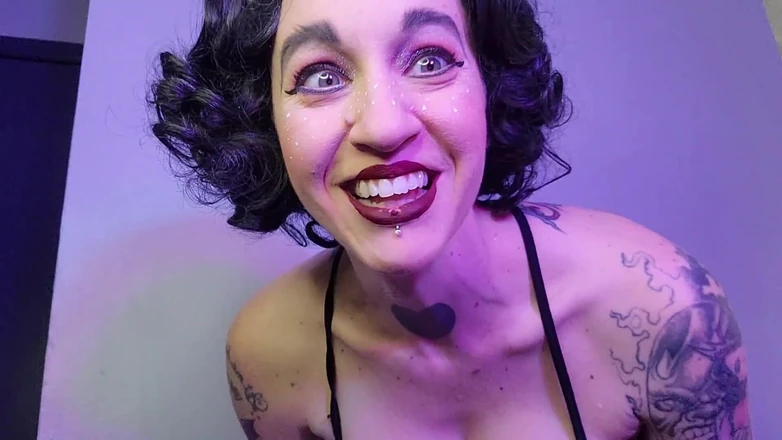 Geeky Femdom: Vacances avec ta copine futa