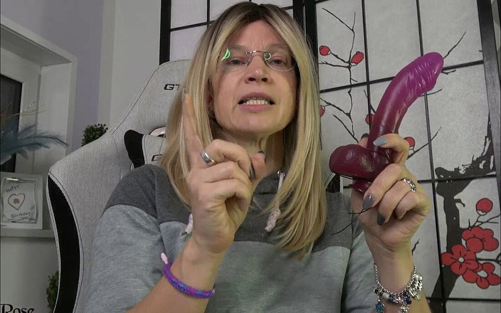 Annika Rose: Ballbusting en binden