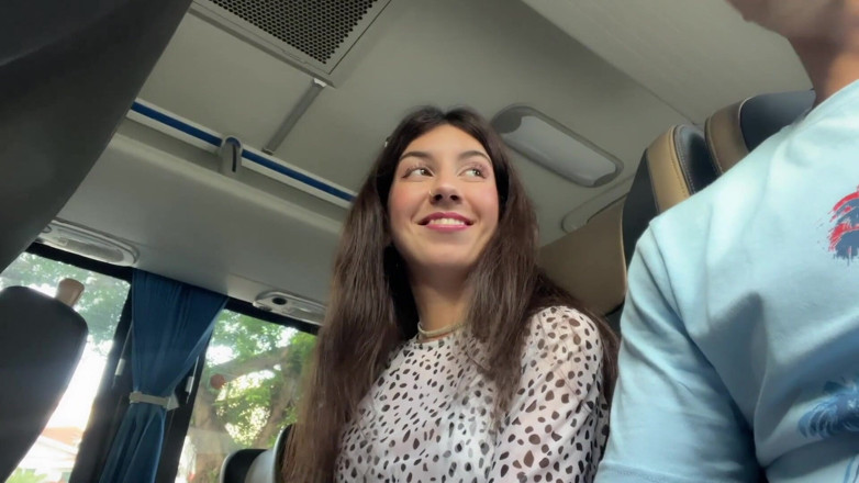 Katty West: Expunere de pulă publică - labă riscantă în autobuzul public plin de...