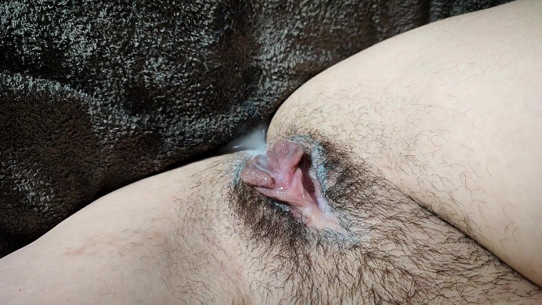 LolaLola: Aku muasin memekku pakai mainan seks baru sampai orgasme berkali-kali,...