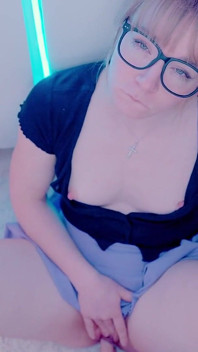 Stepsister's Best Friend Is a Pornstar