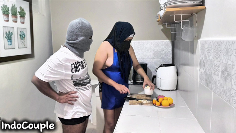 Indo Couple: Istri muslim Indonesia yang cantik berhijab rasanya lebih enak dari...