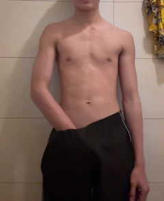 공중 화장실에서 조용히 마스터를 시도하는 낯선 사람이 들었다. 내가 너무 저크하고 벽에 거대한 정액을 촬영할 수 있도록 나를 켜고