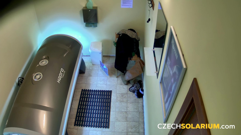 Czech Solarium: Czech Solarium 138 Brunette Slut Plays with Her Pussy in Solarium