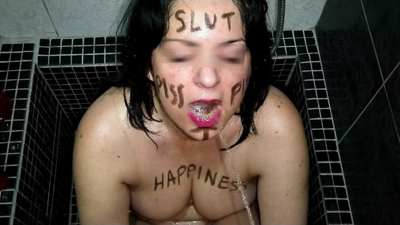 Toilet Mommy: 핫한 오줌을 싸는 새엄마를 쓰는 몸