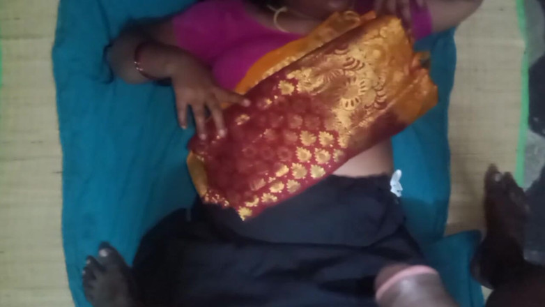 Priyanka314: Indická thelgu bhabhi žena v domácnosti šuká v domácím videu