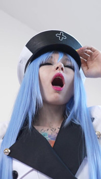 Esdeath kremsi amcığını sikiyor. 4K