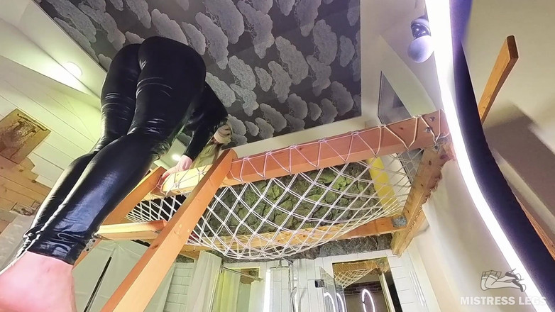 Mistress Legs: Hamak tanrıçası ibadeti bölüm 2 - köle dili yavaşça fermuarsız amcığıma ve...