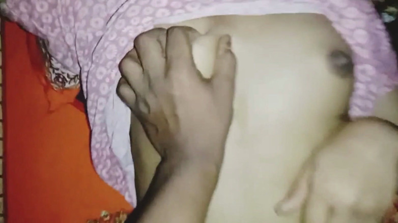 Boneshaker: Chica India Del Pueblo Follada Por Jija En Misionero Nocturno...