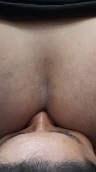 내 엉덩이를 먹는 백인 마누라