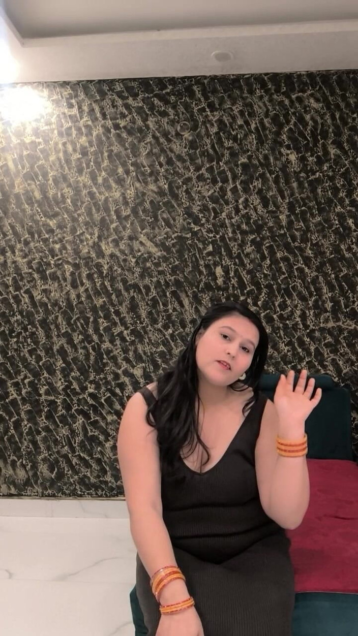 Puja555: Puja Bhabhi Si hraje s velkými prsy