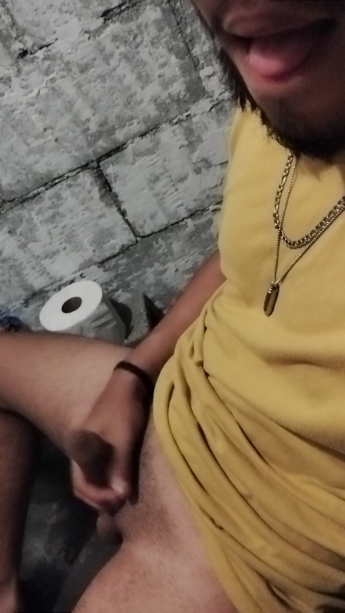 AlexAlejandro13: Iscriviti al bagno