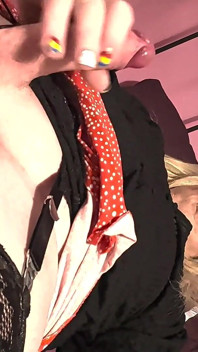 Horny Nikki Squirts