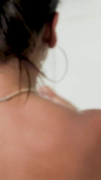 Cuckold'um Beni Yıkamaya, Temiz Bir Şekilde Yiyiciye Teslim Etmeye Geldi.