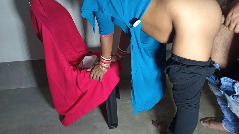 FireeCouple: Taylorova dívka chytila Lunda pod výmluvou měření a byla ošukána