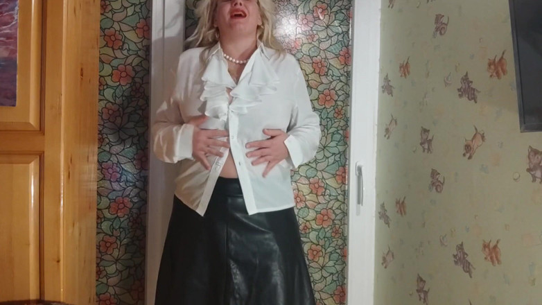 Putarankahotmilf: Sexy maestra instrucciones de paja y corrida en coundtown
