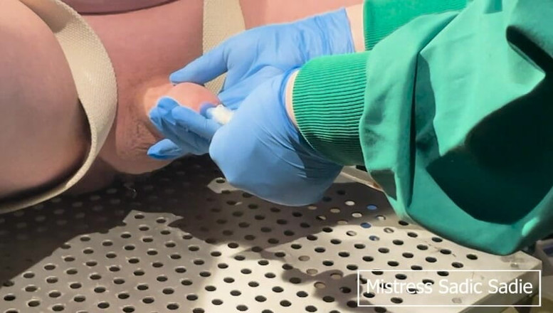 Sadic Sadie: 간단한 카테터 시연, 그의 요도를 넓히다