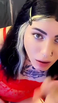 Las mejores mamadas de la hermosa chica trans Emma Ink en 2024